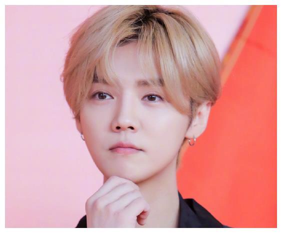 明星集体吃瓜趣事,明星集体“吃瓜”狂欢幕后趣事