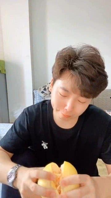 男的吃瓜吃一半,揭秘男食客的神秘食趣