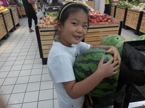 会理女孩吃瓜,揭秘网络热点的背后故事