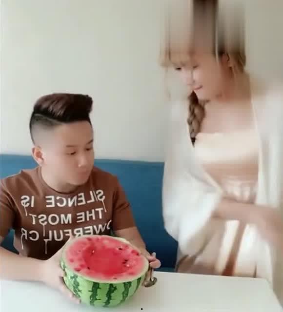 吃瓜表妹大川,揭秘娱乐圈背后的故事