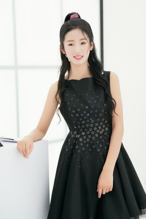 睡衣吃瓜博主,揭秘娱乐圈幕后故事