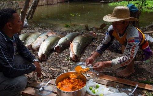 3名渔民吃瓜,三渔民瓜田奇遇记