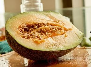 吃松子可以吃哈密瓜吗,美味搭配的奇妙之旅